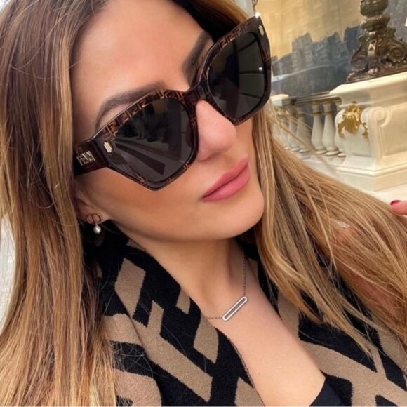 ?️ New Fendi FE40070I 53H Polarized Sunglasses - Shiny Havana Frame main image 6